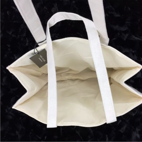 Marc Jacobs Daisy Tote Bag, Canvas Shoulder NWT - Picture 3 of 3